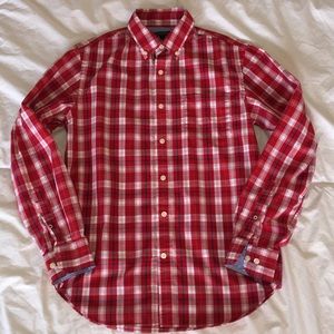 Banana Republic red plaid, button-up, long-sleeved, collared shirt.
